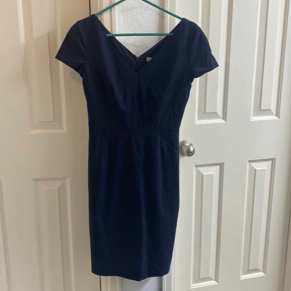Banana Republic size 4 navy shell dress